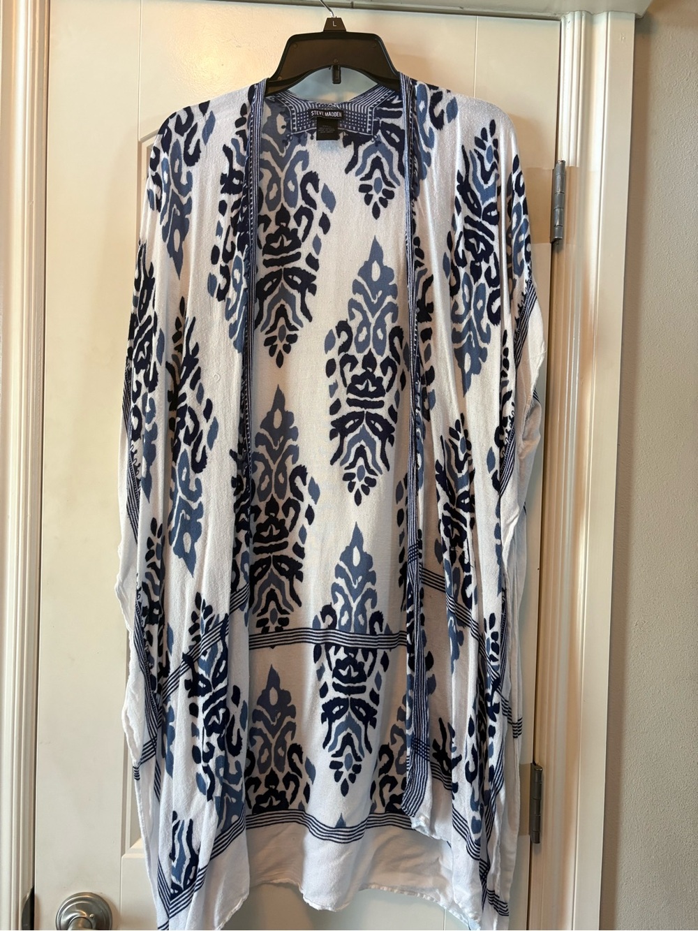 Steve Madden Blue and White Open-Front Printed Kimono